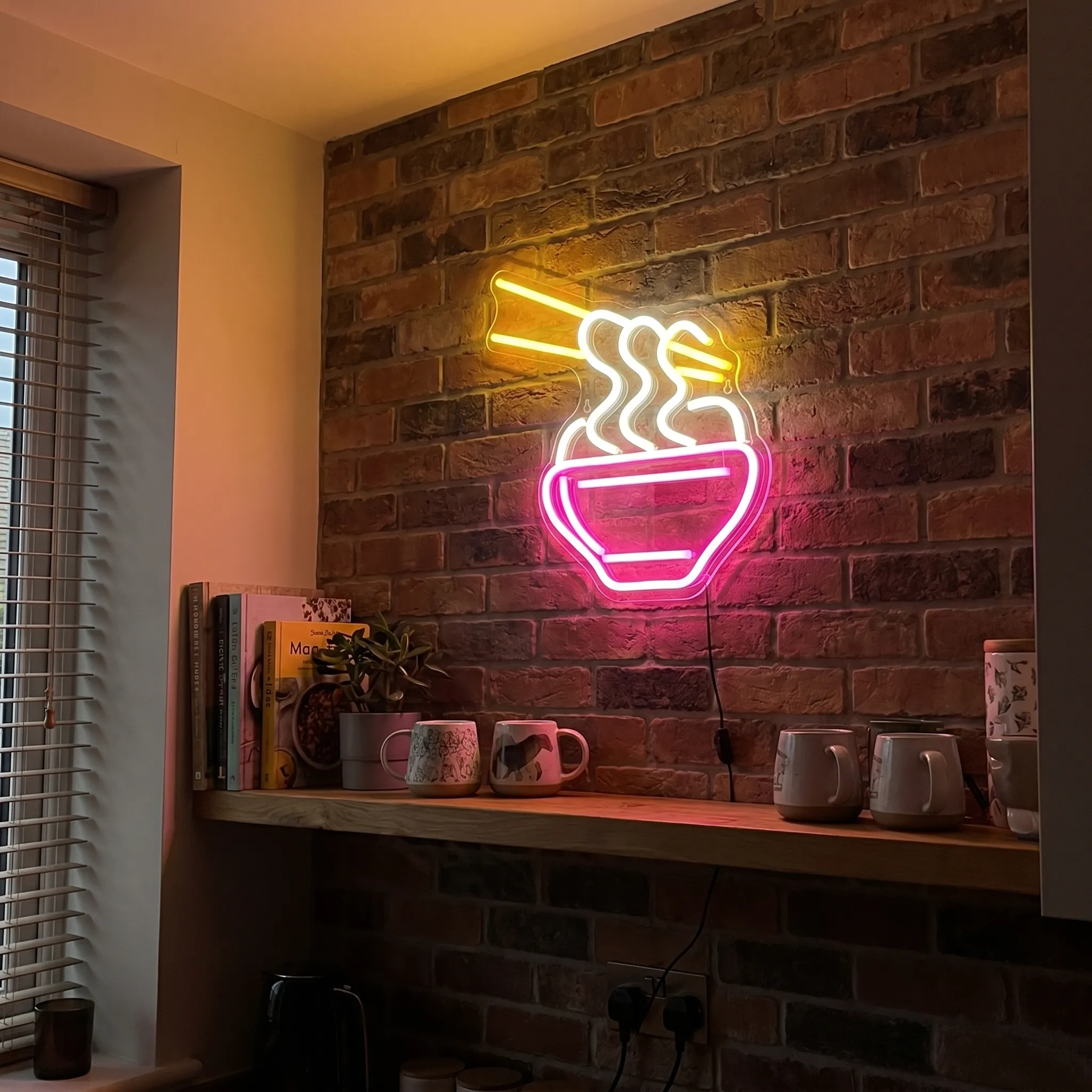 Neon Ramen LED Neon Sign Detail View - 2